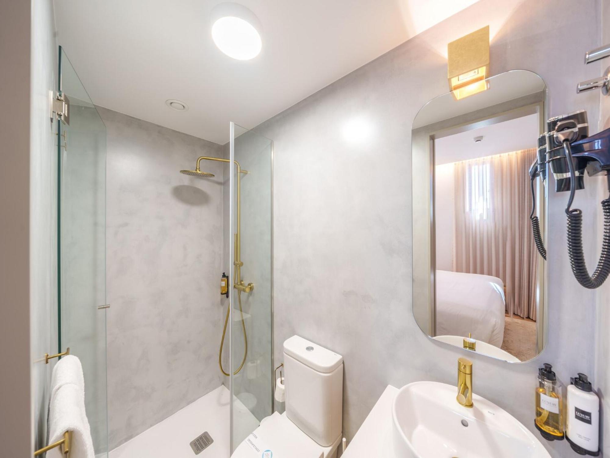 Stylish With Balcony Apartament Porto