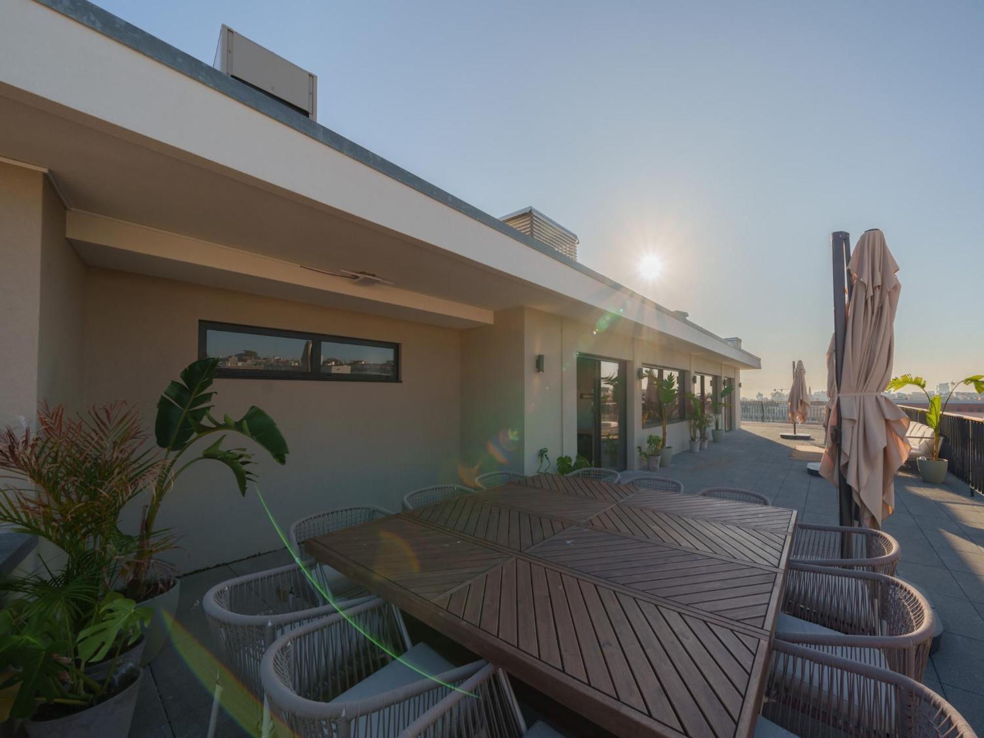 Stylish With Balcony *
