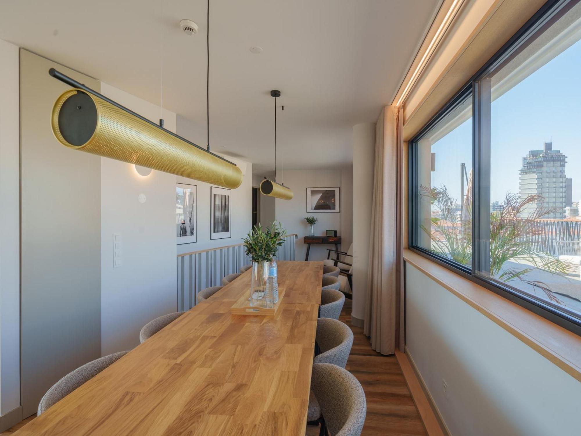 Stylish With Balcony Oporto